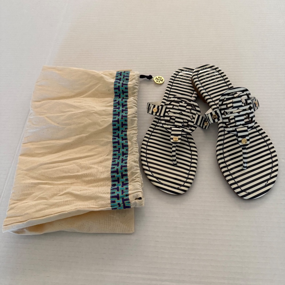 NEW Tory Burch Miller Sandal Striped Patent Leather Navy Blue White Women's 7 - Picture 2 of 5
